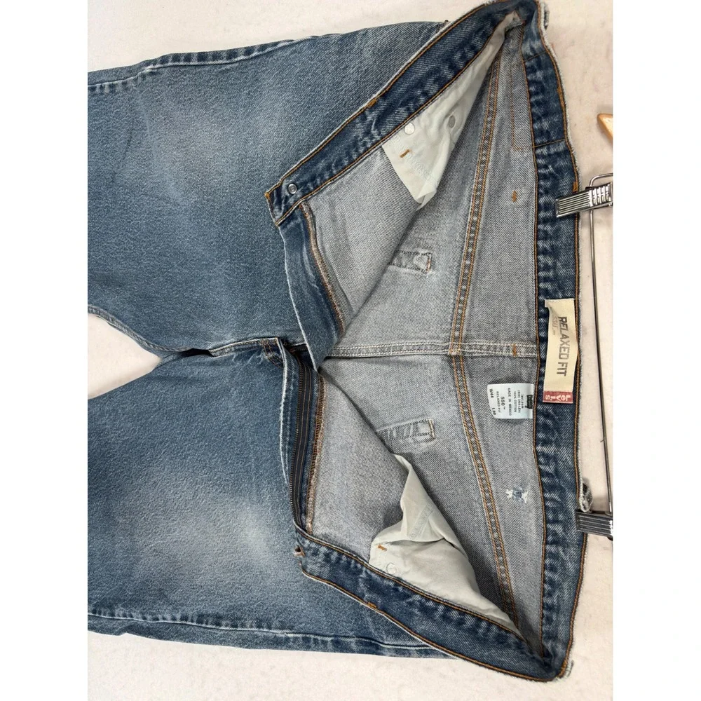 Levis 550 Relaxed Fit Jeans Mens 44x30 Blue Denim Medium Wash Tapered Leg